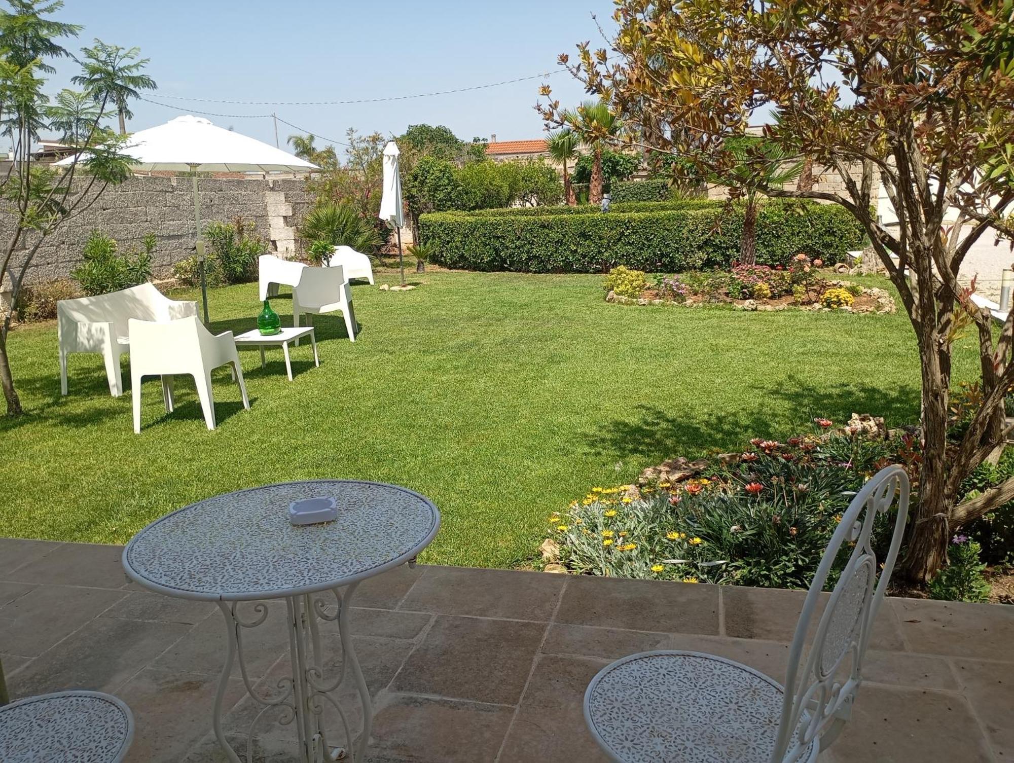 Li Curti B&B Melissano Buitenkant foto