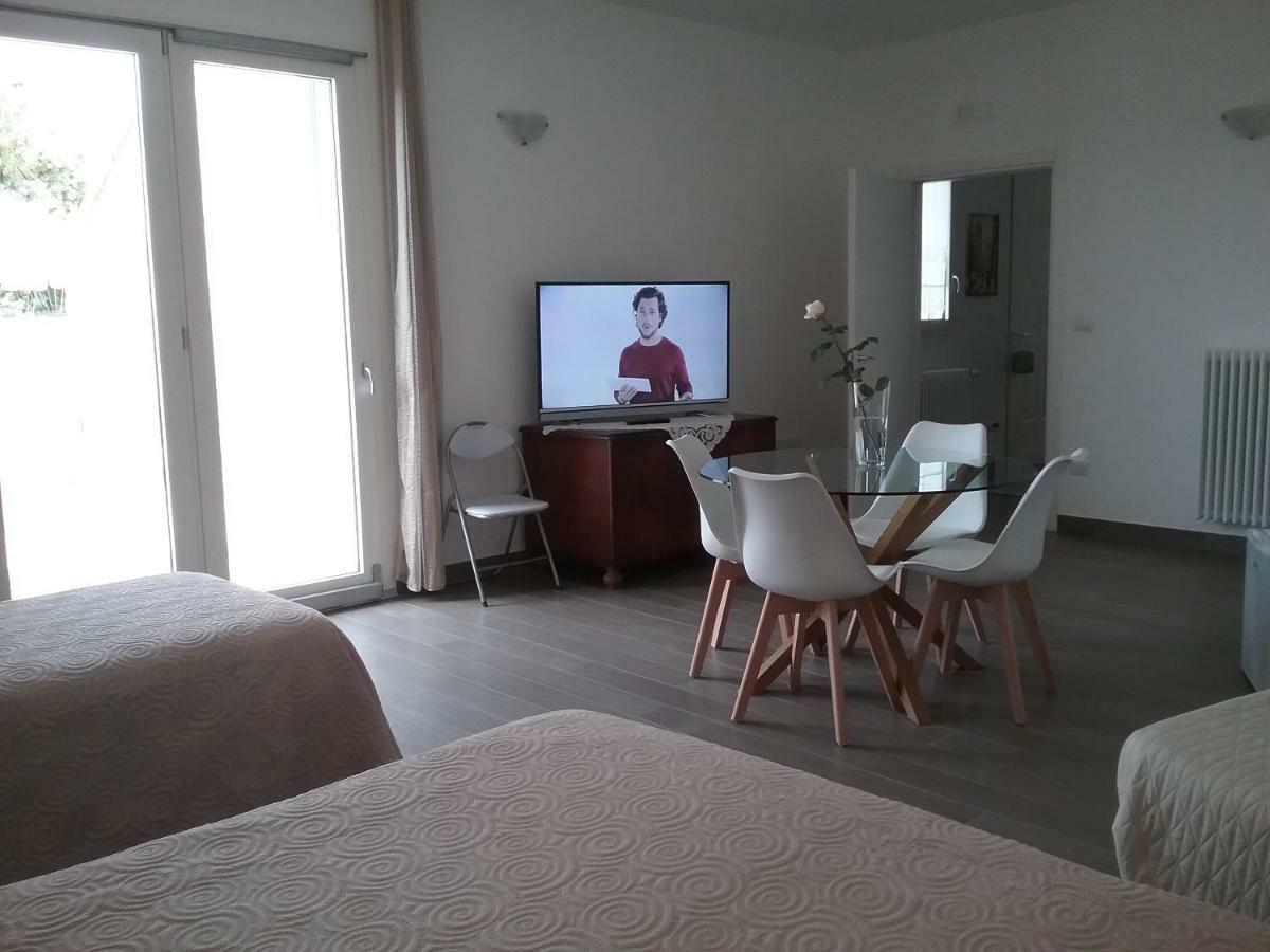 Li Curti B&B Melissano Buitenkant foto